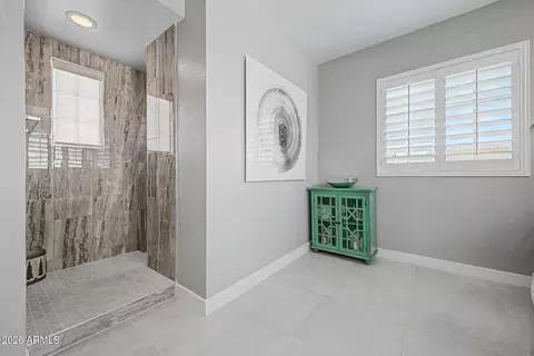 Bath - 3251 E Bryce Ln, Phoenix, AZ 85050 photo 3 of 5