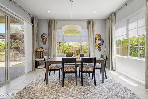 Dining - 3251 E Bryce Ln, Phoenix, AZ 85050 photo 3 of 4