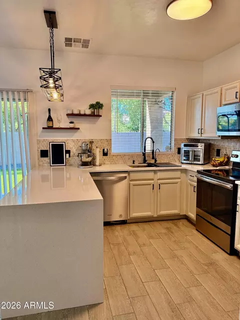 Kitchen - 4016 E Gail Ct, Gilbert, AZ 85296 photo 2 of 2