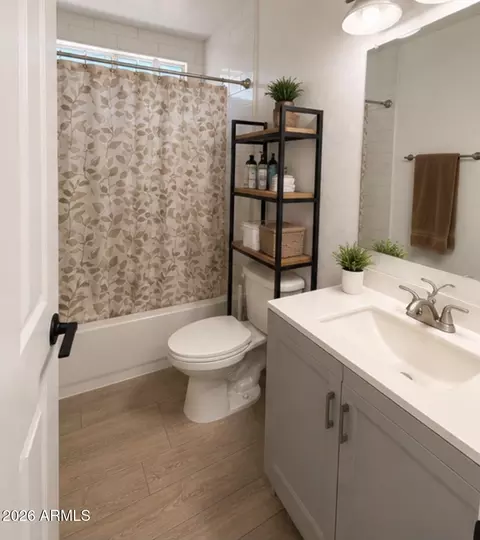 Bath - 4016 E Gail Ct, Gilbert, AZ 85296 photo 2 of 2