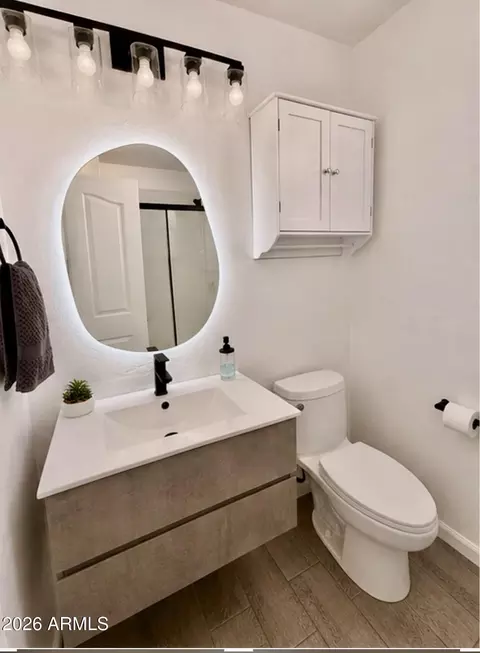 Bath - 4016 E Gail Ct, Gilbert, AZ 85296 photo 1 of 2