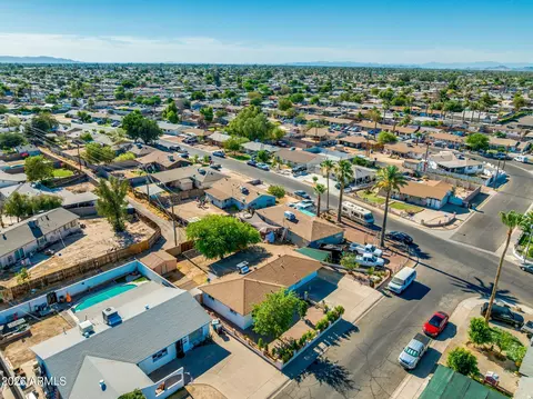 View/Area - 5618 N 35th Dr, Phoenix, AZ 85019 photo 10 of 12