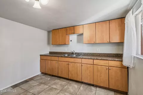 Kitchen - 5618 N 35th Dr, Phoenix, AZ 85019 photo 6 of 6