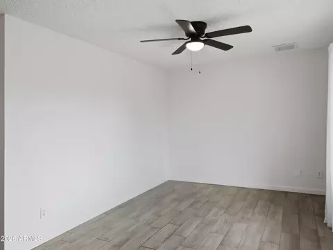 Living - 3749 W Dailey St, Phoenix, AZ 85053 photo 1 of 8