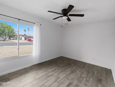 Living - 3749 W Dailey St, Phoenix, AZ 85053 photo 7 of 8