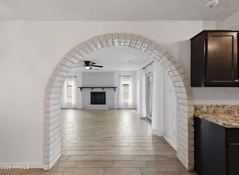 Entry Way - 3749 W Dailey St, Phoenix, AZ 85053 photo 3 of 4