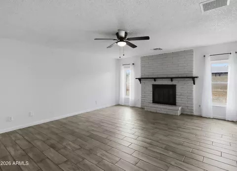 Living - 3749 W Dailey St, Phoenix, AZ 85053 photo 3 of 8