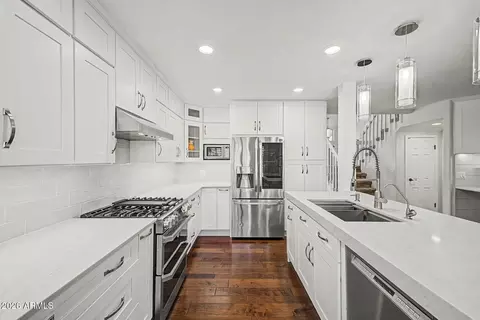 Kitchen - 3818 E Tanglewood Dr, Phoenix, AZ 85048 photo 2 of 3