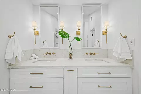 Bath - 3818 E Tanglewood Dr, Phoenix, AZ 85048 photo 2 of 6