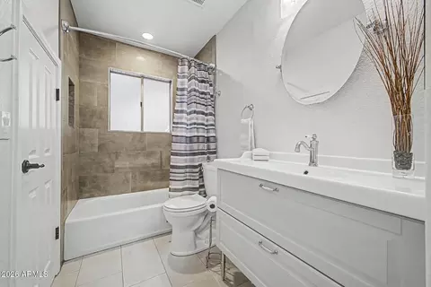 Bath - 3818 E Tanglewood Dr, Phoenix, AZ 85048 photo 6 of 6