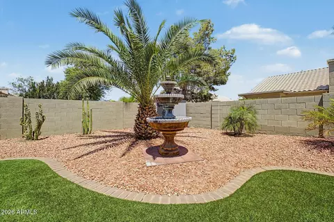 Exterior - 3818 E Tanglewood Dr, Phoenix, AZ 85048 photo 6 of 9