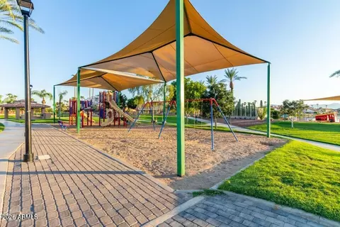 View/Area - 3818 E Tanglewood Dr, Phoenix, AZ 85048 photo 5 of 8