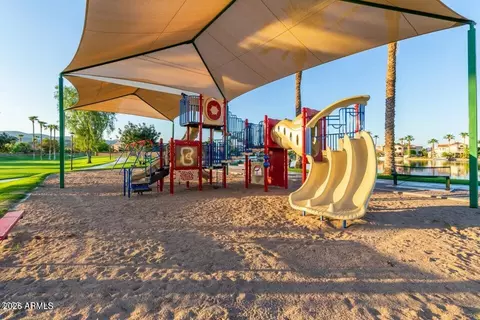 View/Area - 3818 E Tanglewood Dr, Phoenix, AZ 85048 photo 4 of 8