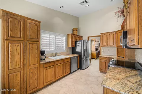 Kitchen - 4333 E Aliso Cyn, Phoenix, AZ 85044 photo 2 of 6