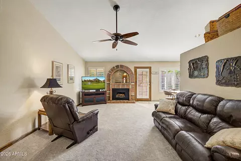 Living - 4333 E Aliso Cyn, Phoenix, AZ 85044 photo 3 of 4