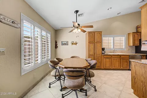 Dining - 4333 E Aliso Cyn, Phoenix, AZ 85044 photo 5 of 5