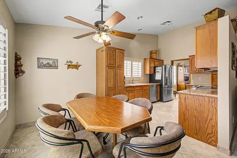 Dining - 4333 E Aliso Cyn, Phoenix, AZ 85044 photo 4 of 5