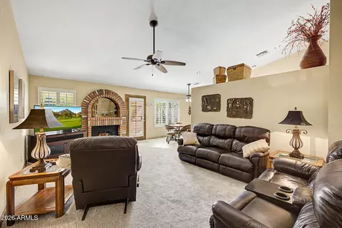 Living - 4333 E Aliso Cyn, Phoenix, AZ 85044 photo 4 of 4