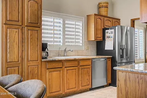 Kitchen - 4333 E Aliso Cyn, Phoenix, AZ 85044 photo 1 of 6