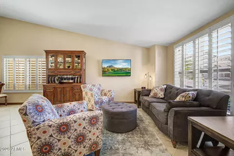 Living - 4333 E Aliso Cyn, Phoenix, AZ 85044 photo 2 of 4