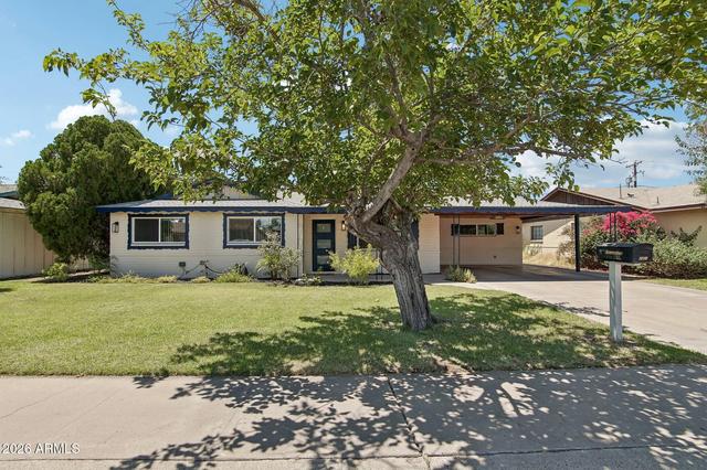 2401 W Echo Ln, Phoenix, AZ 85021