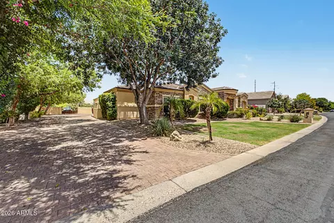 Exterior - 2460 E Vaughn Ave, Gilbert, AZ 85234 photo 1 of 11