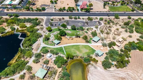 View/Area - 2460 E Vaughn Ave, Gilbert, AZ 85234 photo 10 of 13
