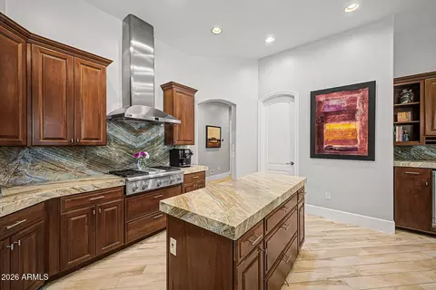 Kitchen - 2460 E Vaughn Ave, Gilbert, AZ 85234 photo 5 of 6