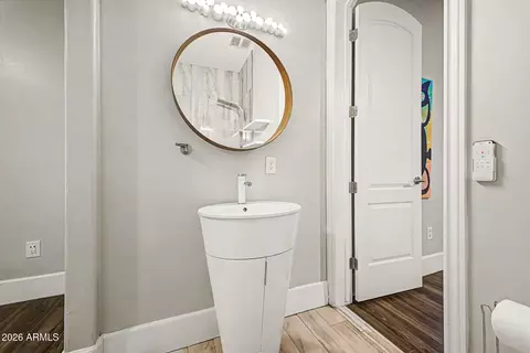 Bath - 2460 E Vaughn Ave, Gilbert, AZ 85234 photo 6 of 8