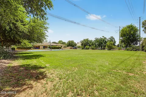 Exterior - 2460 E Vaughn Ave, Gilbert, AZ 85234 photo 9 of 11