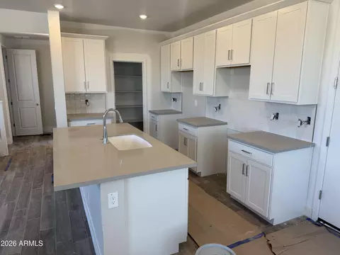Kitchen - 2279 S Swan Ct, Gilbert, AZ 85295 photo 1 of 1