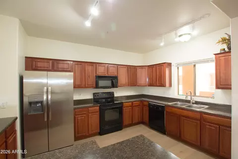 920 E Devonshire Ave #2002, Phoenix, AZ 85014 photo 3