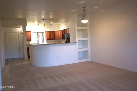 Living - 920 E Devonshire Ave #4022, Phoenix, AZ 85014 photo 1 of 1