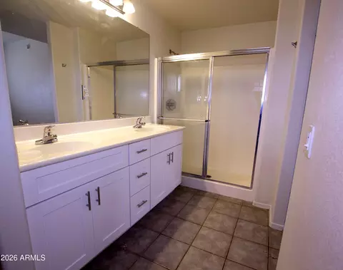 Bath - 920 E Devonshire Ave #4017, Phoenix, AZ 85014 photo 2 of 2