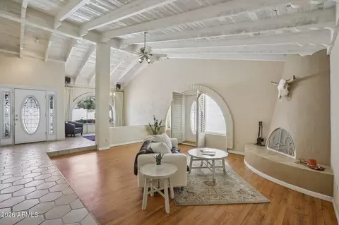 Living - 717 E Tuckey Ln, Phoenix, AZ 85014 photo 1 of 1