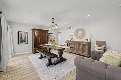 Dining - 2802 E Mission Ln, Phoenix, AZ 85028 photo 2 of 2