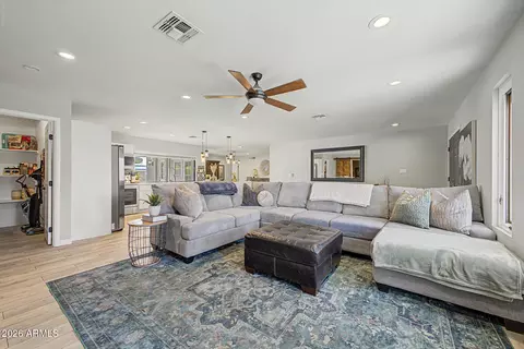 Living - 2802 E Mission Ln, Phoenix, AZ 85028 photo 3 of 4