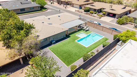 View/Area - 2802 E Mission Ln, Phoenix, AZ 85028 photo 6 of 16