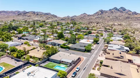 View/Area - 2802 E Mission Ln, Phoenix, AZ 85028 photo 14 of 16