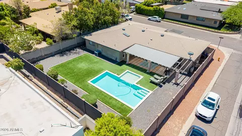 View/Area - 2802 E Mission Ln, Phoenix, AZ 85028 photo 5 of 16