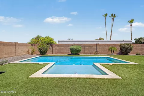 Exterior - 2802 E Mission Ln, Phoenix, AZ 85028 photo 3 of 10