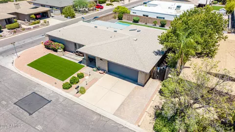 View/Area - 2802 E Mission Ln, Phoenix, AZ 85028 photo 3 of 16