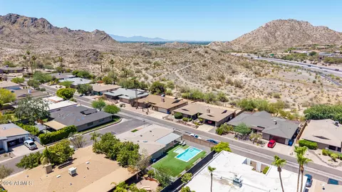 View/Area - 2802 E Mission Ln, Phoenix, AZ 85028 photo 12 of 16