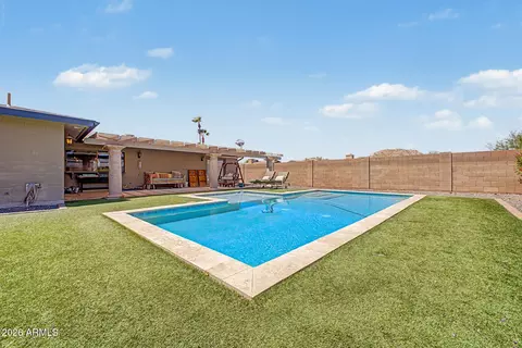 Exterior - 2802 E Mission Ln, Phoenix, AZ 85028 photo 9 of 10