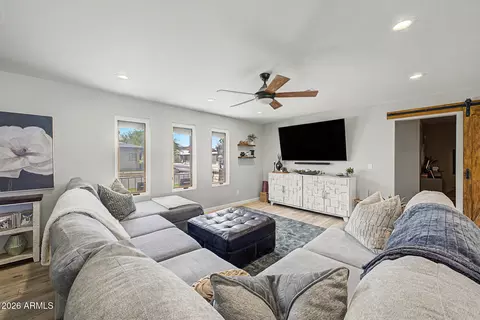 Living - 2802 E Mission Ln, Phoenix, AZ 85028 photo 1 of 4