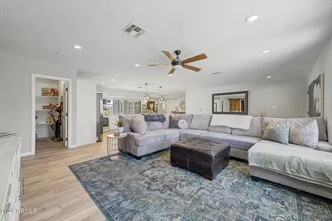 Living - 2802 E Mission Ln, Phoenix, AZ 85028 photo 4 of 4