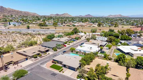 View/Area - 2802 E Mission Ln, Phoenix, AZ 85028 photo 9 of 16
