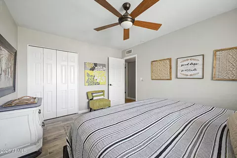 Bedroom - 2802 E Mission Ln, Phoenix, AZ 85028 photo 6 of 6