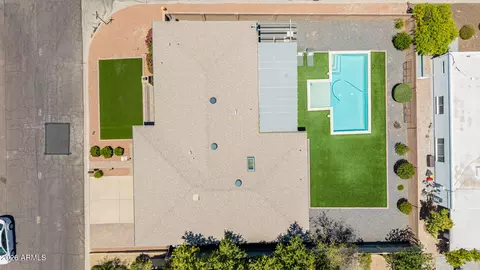 View/Area - 2802 E Mission Ln, Phoenix, AZ 85028 photo 7 of 16