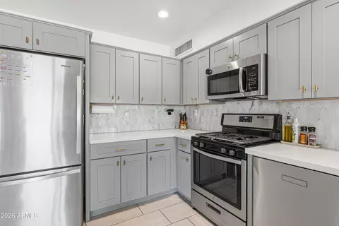 Kitchen - 14612 N 38th St, Phoenix, AZ 85032 photo 3 of 3